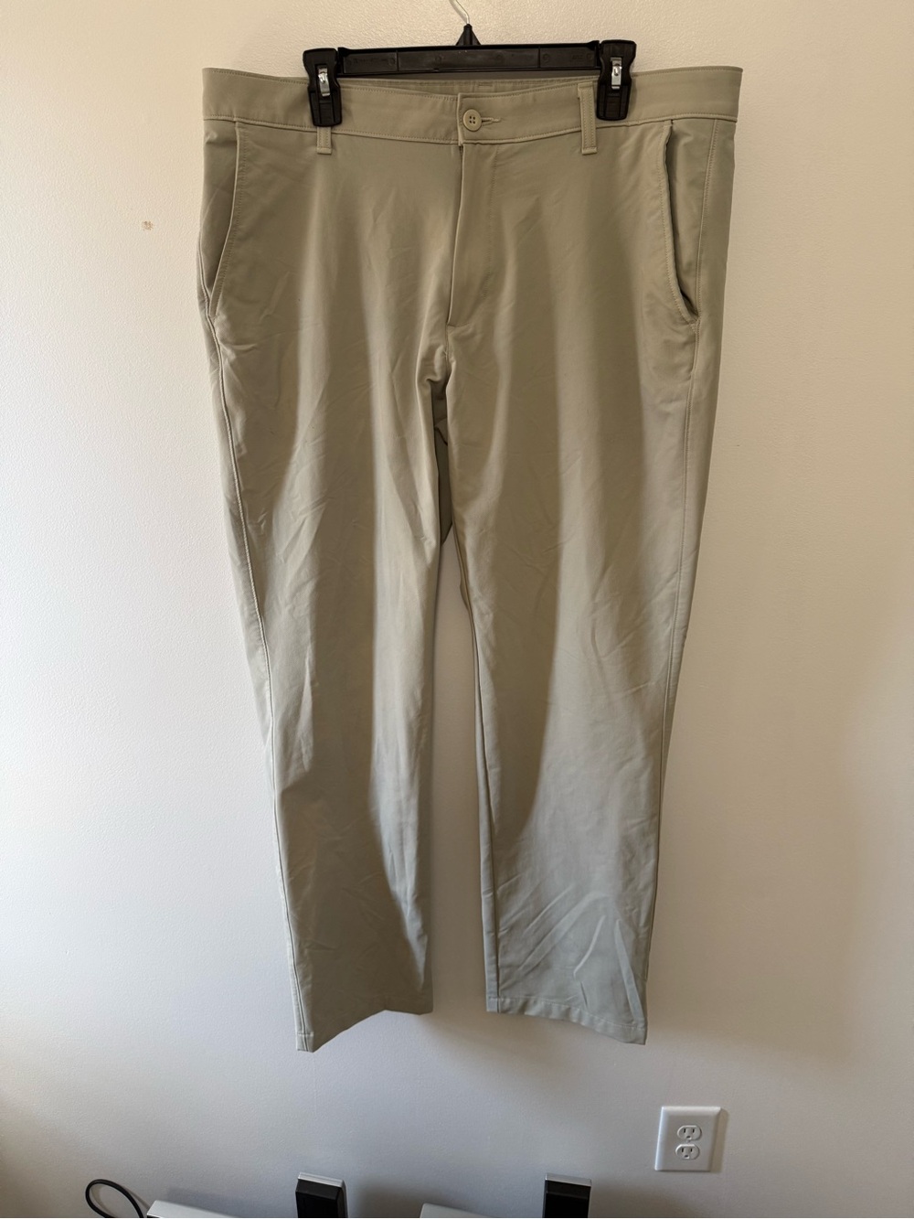 Under Armour Men's Stretch Chino Pants in Light Khaki